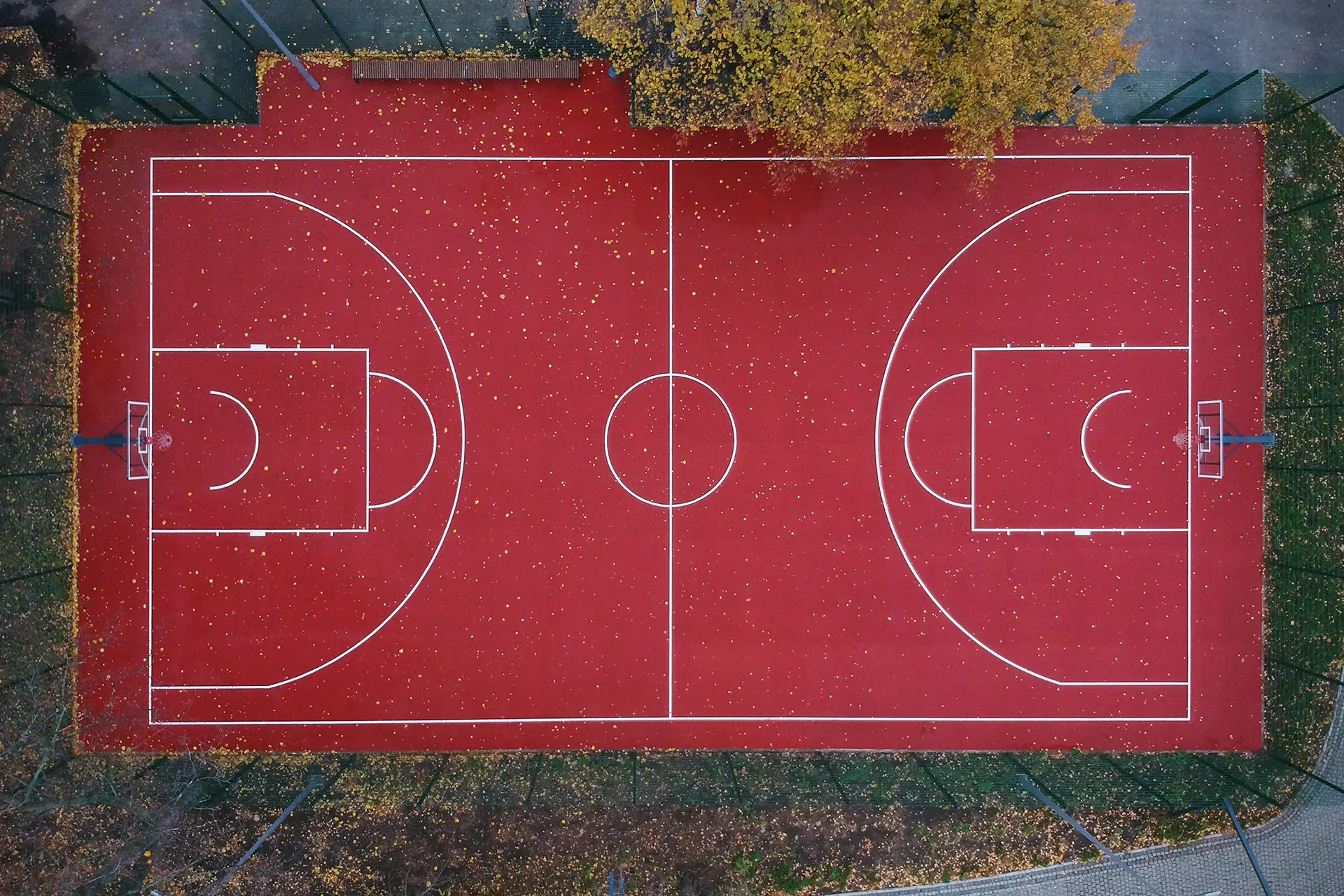 basketbol sahası denetimi 6 basketbol sahası denetimi aerial top view of the deserted basketball court 2025 03 13 04 35 37 utc