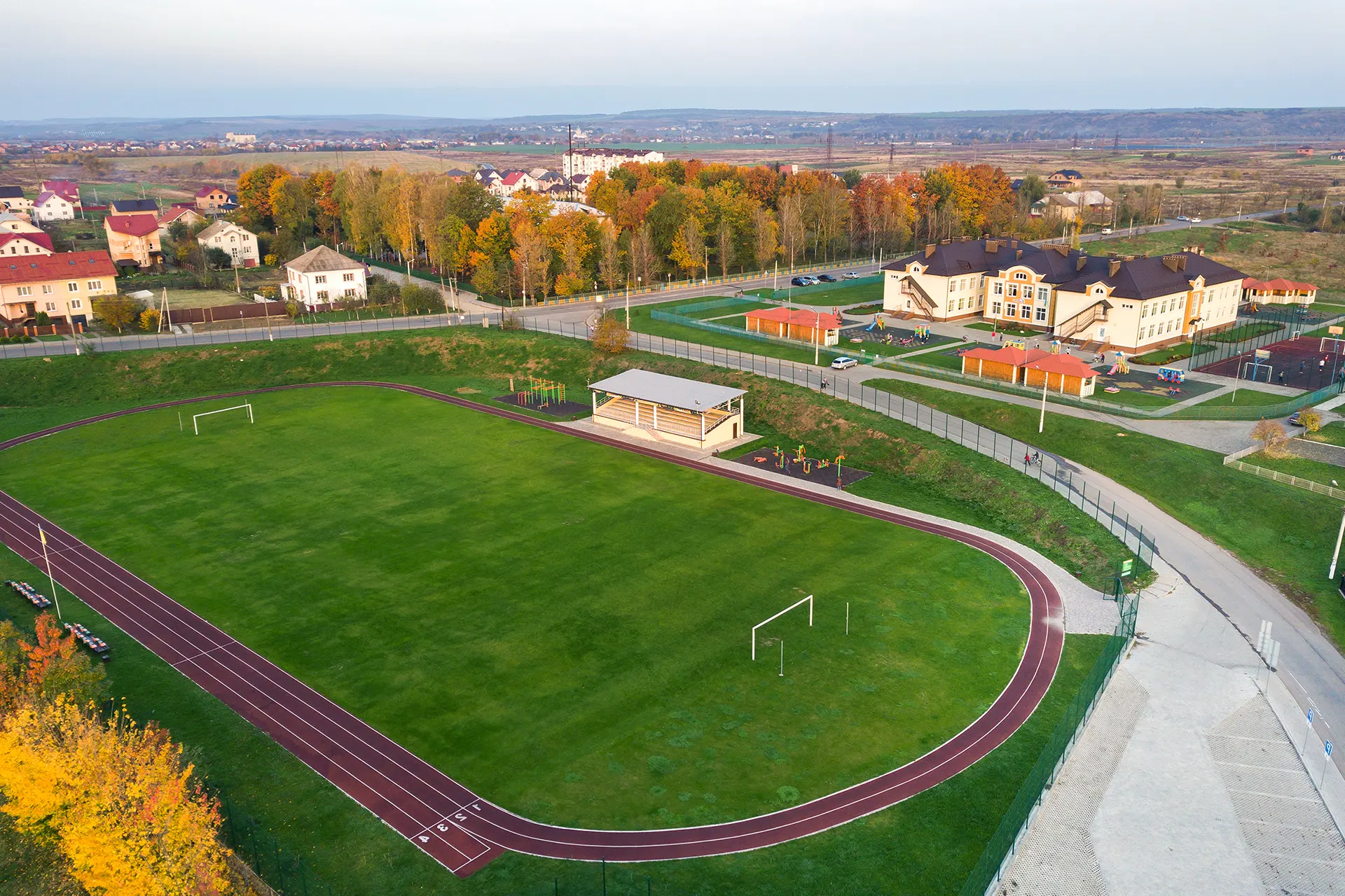 FIFA laboratuvar testi aerial view of sports stadium with red running tra 2024 12 06 13 45 34 utc